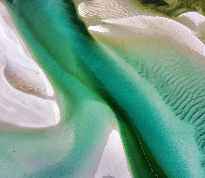 Catalyst for purification and desulfurization